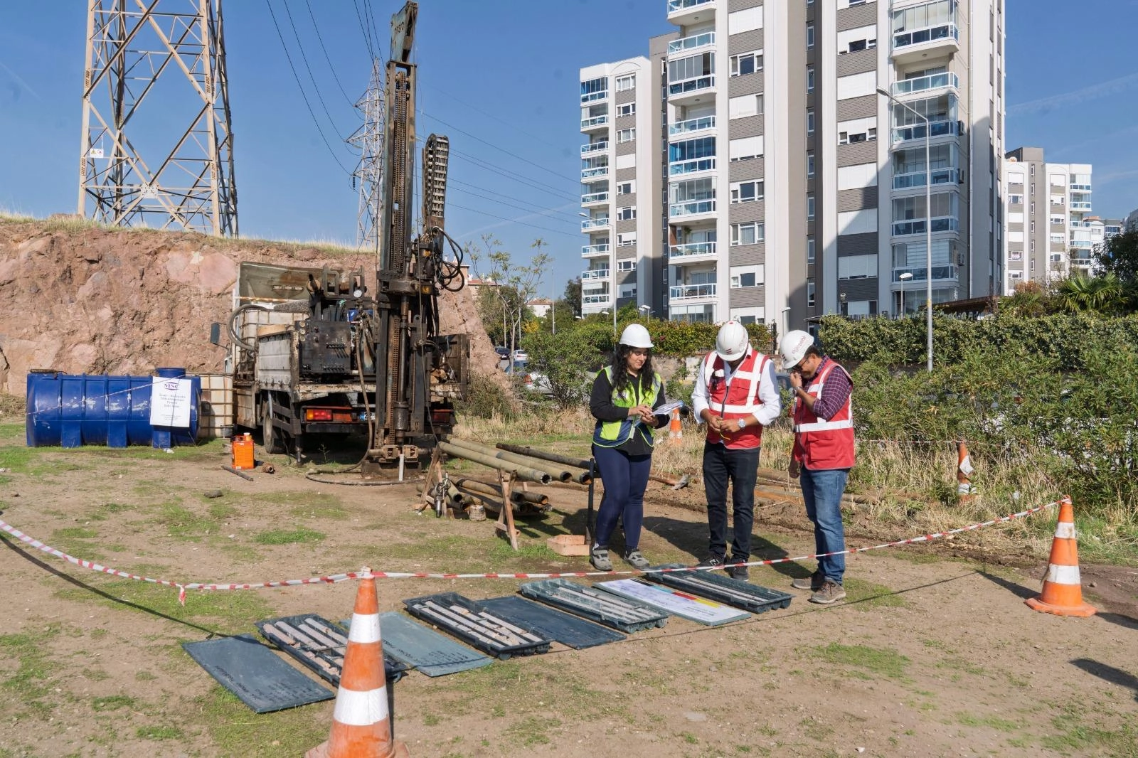İzmir&rsquo;de afet direnci hamlesi... İki il&ccedil;ede zemin araştırması başlıyor