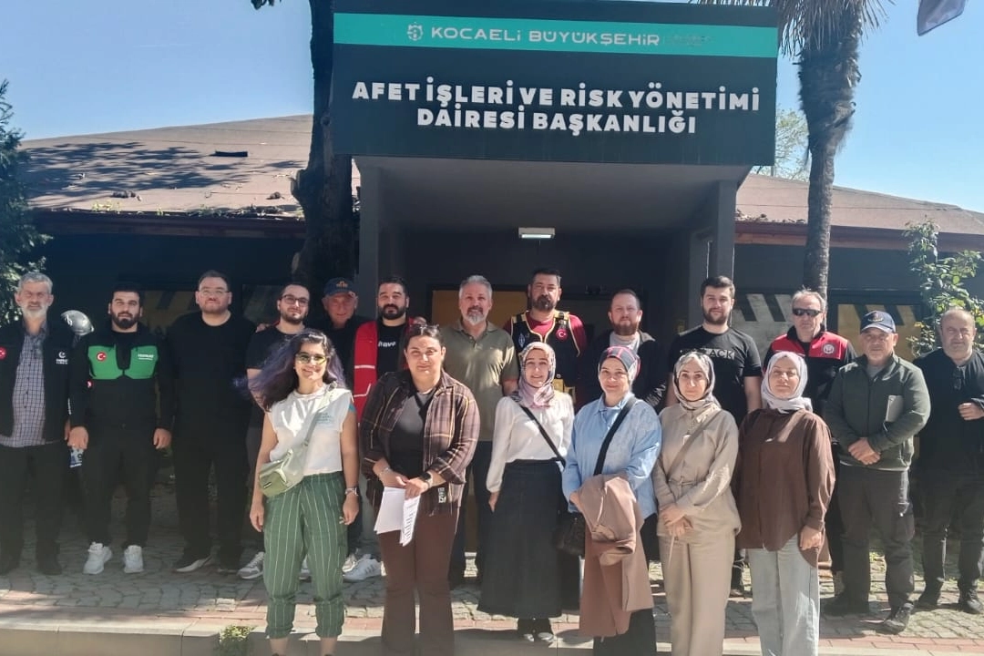 Kocaeli'de afetlerde kesintisiz haberleşme i&ccedil;in telsiz eğitimi