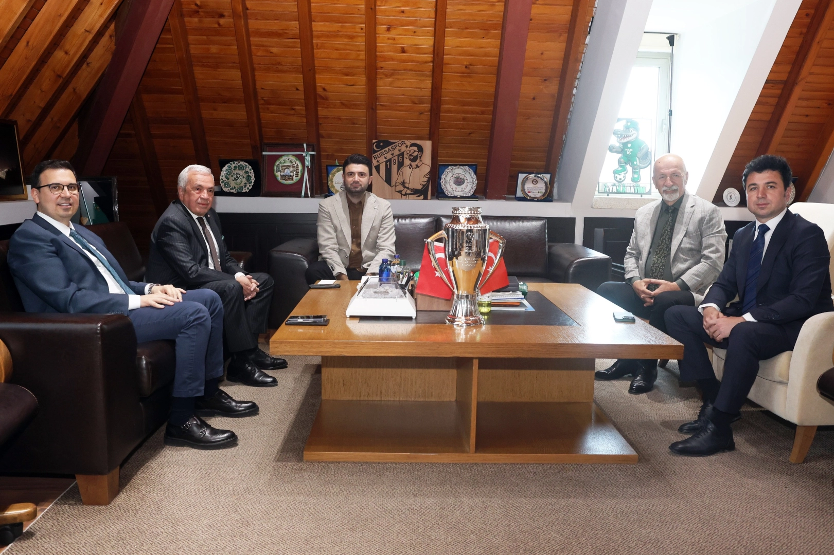 Başkan &Ouml;zdemir&rsquo;den Bursaspor&rsquo;a tebrik ziyareti