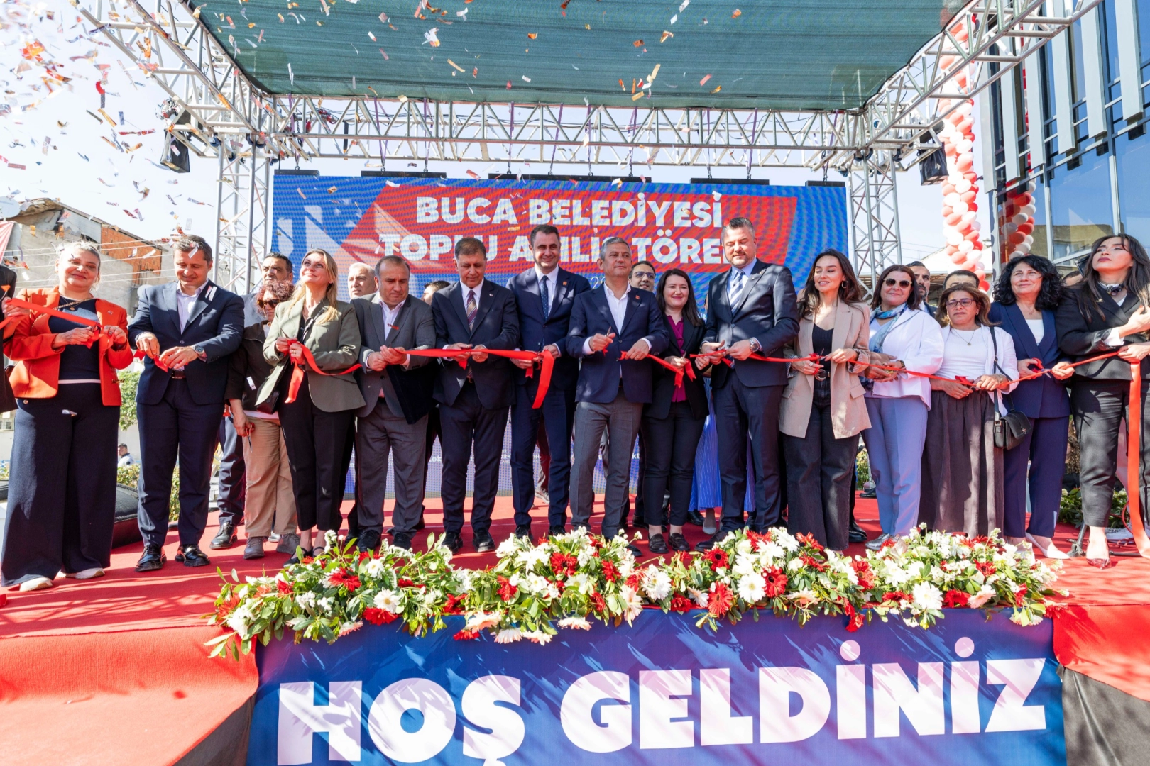 İzmir Buca&rsquo;da 16 proje CHP lideri &Ouml;zel'in katılımıyla a&ccedil;ıldı