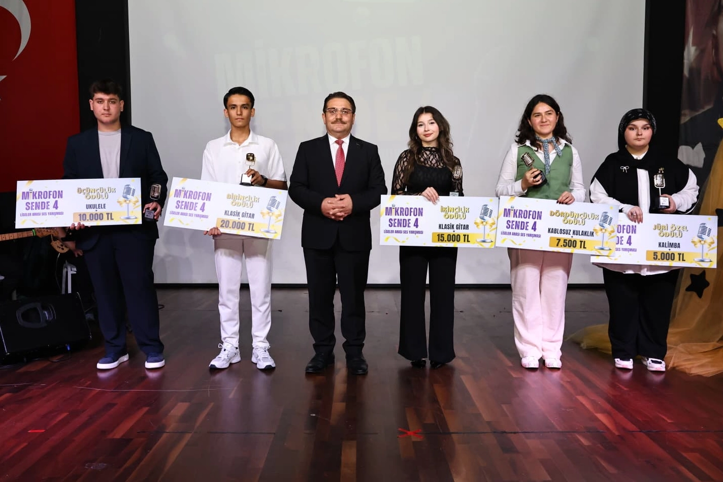 Sakarya'da &ldquo;Mikrofon Sende 4&rdquo;te final coşkusu