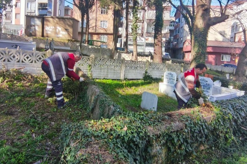 İzmit Millet K&uuml;t&uuml;phanesi bayramın ilk g&uuml;n&uuml; a&ccedil;ık