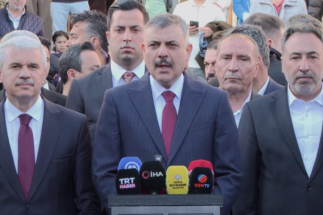 Bakan &Ccedil;ift&ccedil;i baba ocağı Konya&rsquo;da... G&uuml;venlik g&uuml;&ccedil;lerine telsizden seslendi