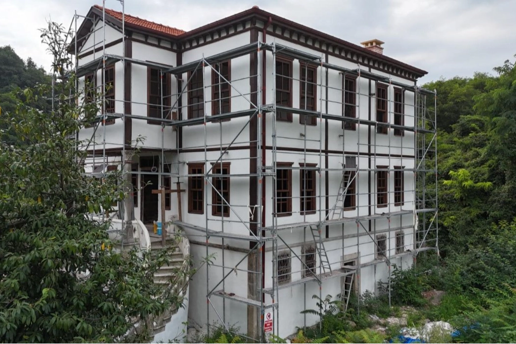 Milletvekili Faruk &Ccedil;elik&rsquo;ten AK Parti mesajı: Başarının sahibi &ccedil;ok olur...