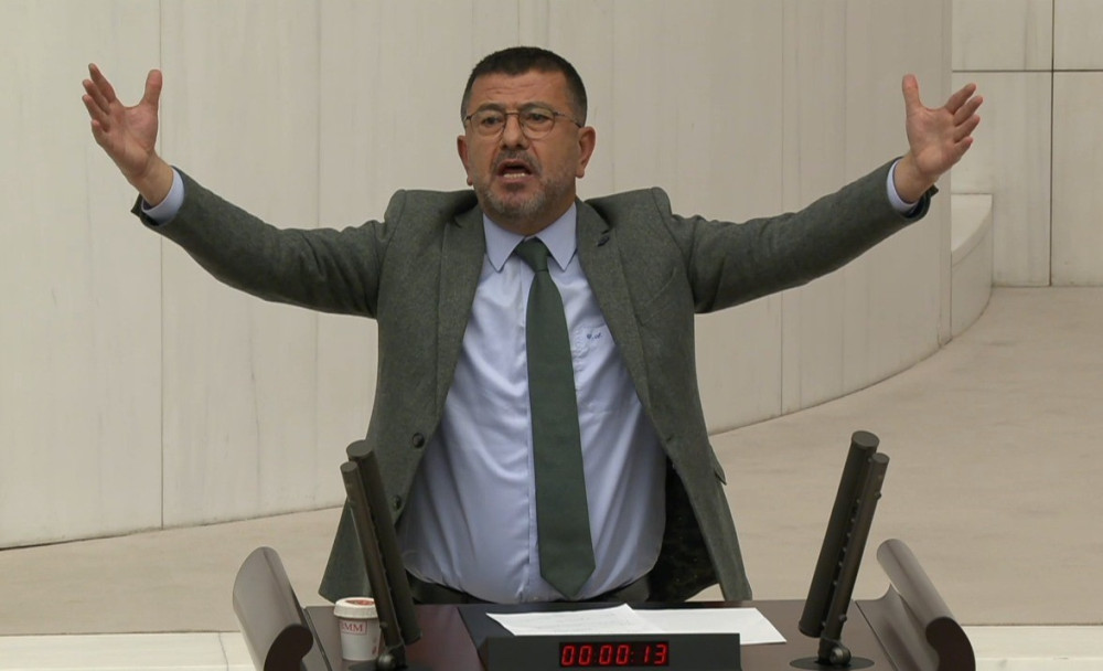 Ağbaba: Saray Apartmanı Sakinleri 3 Yıldır Kirada