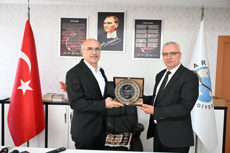 Arguvan’ı Ziyaret Eden Başkan Er, MÜSAMAHAKAR DURUŞU İLE ARGUVAN’IN BİZLERDE ÇOK ÖNEMLİ BİR YERİ VAR