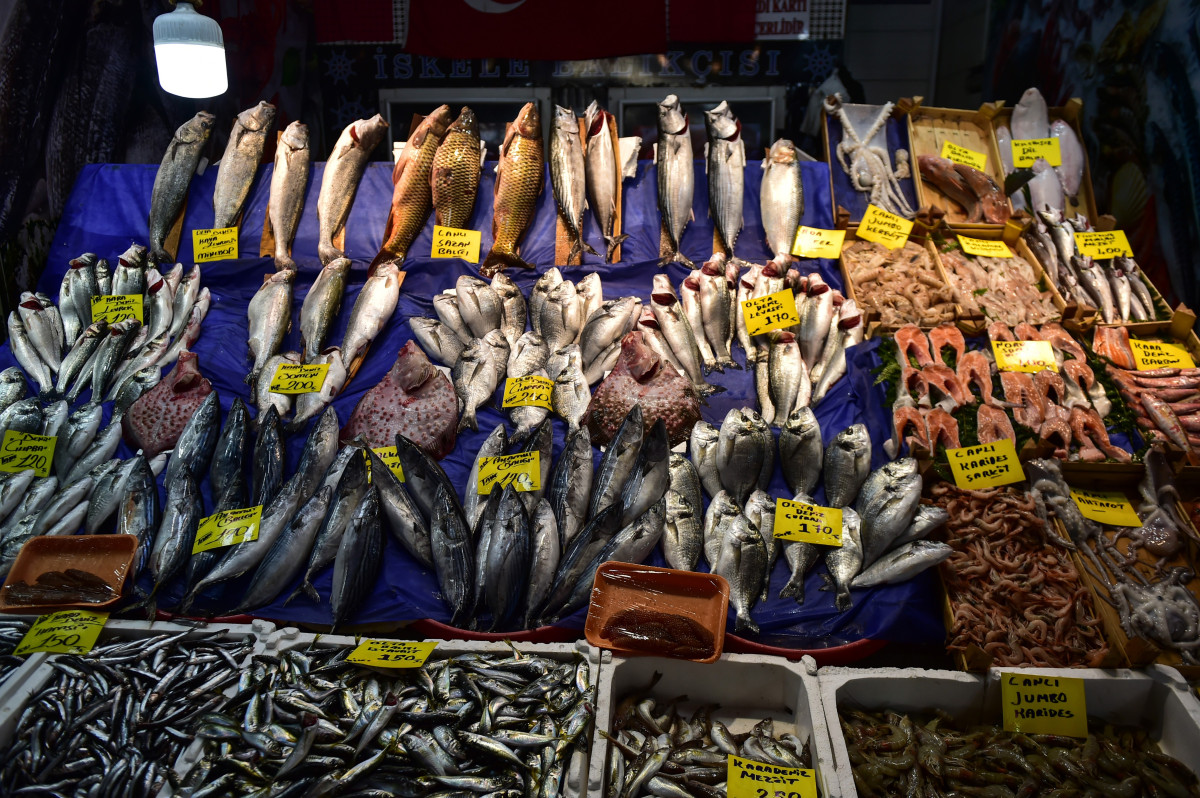 Balık tezgahlarında bolluk yok, çeşit çok