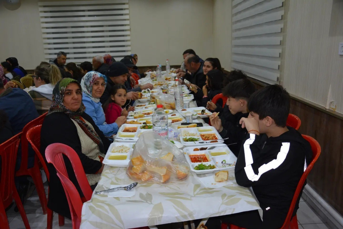 Başkan Atlı belediye personeli ve aileleri ile iftarda buluştu
