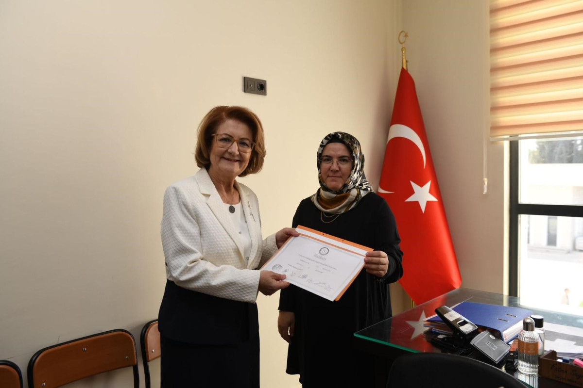 Birsen Çelik ustalık dönemi için mazbatasını aldı