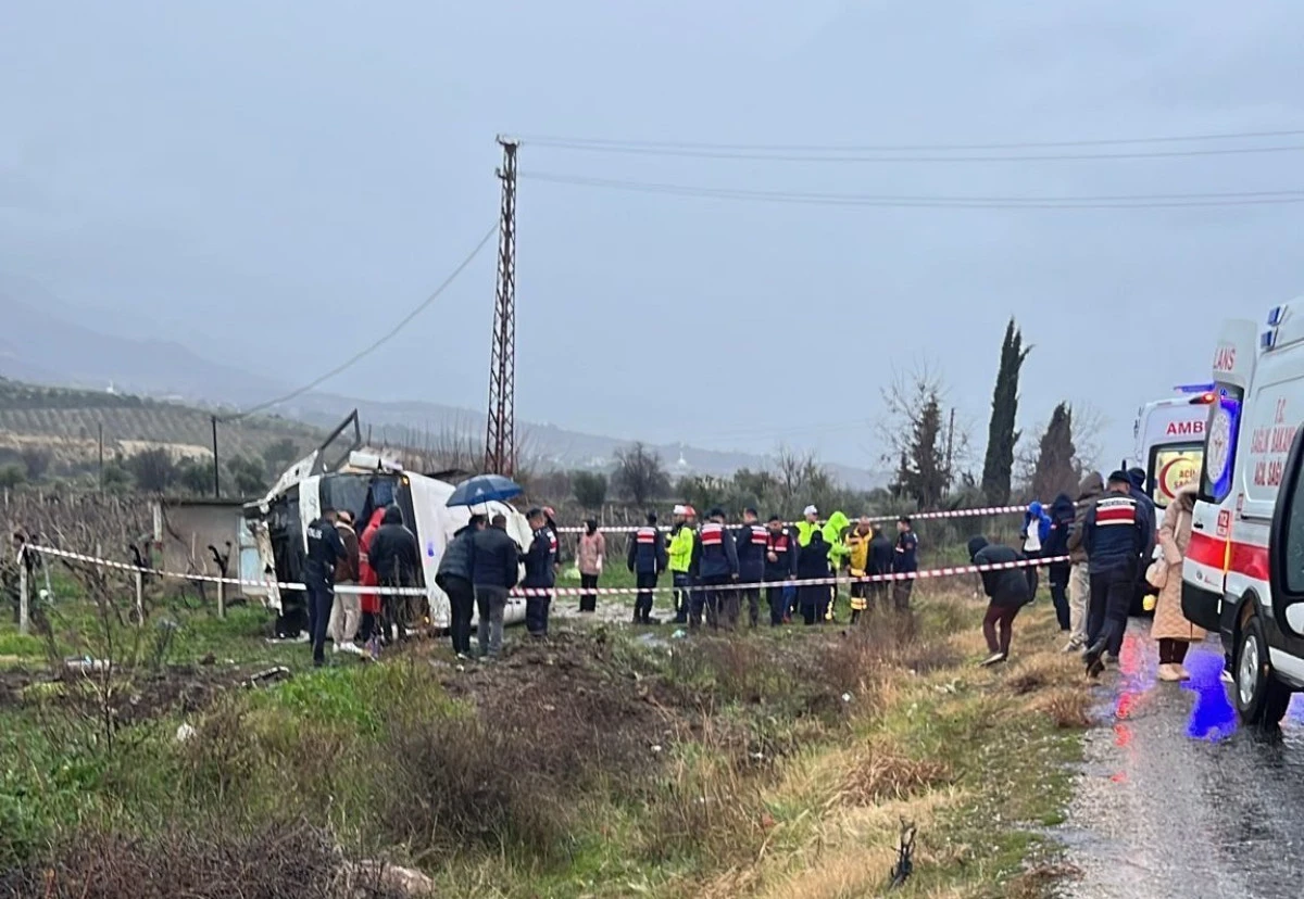 Denizli Valiliği&rsquo;nden Buldan&rsquo;daki Servis Kazasına İlişkin A&ccedil;ıklama: 1 &Ouml;l&uuml;, 22 Yaralı