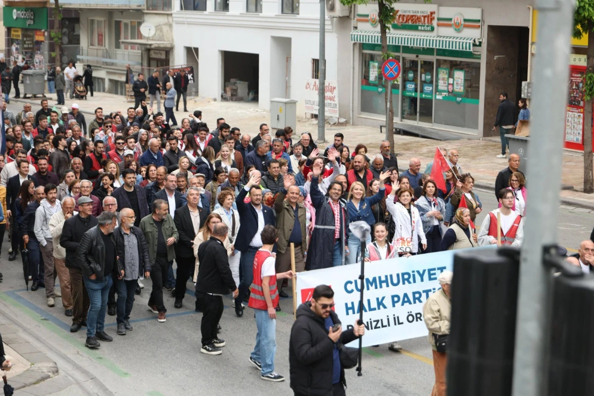  Denizli&rsquo;de 1 Mayıs Y&uuml;r&uuml;y&uuml;ş&uuml; Renkli G&ouml;r&uuml;nt&uuml;lere Sahne Oldu