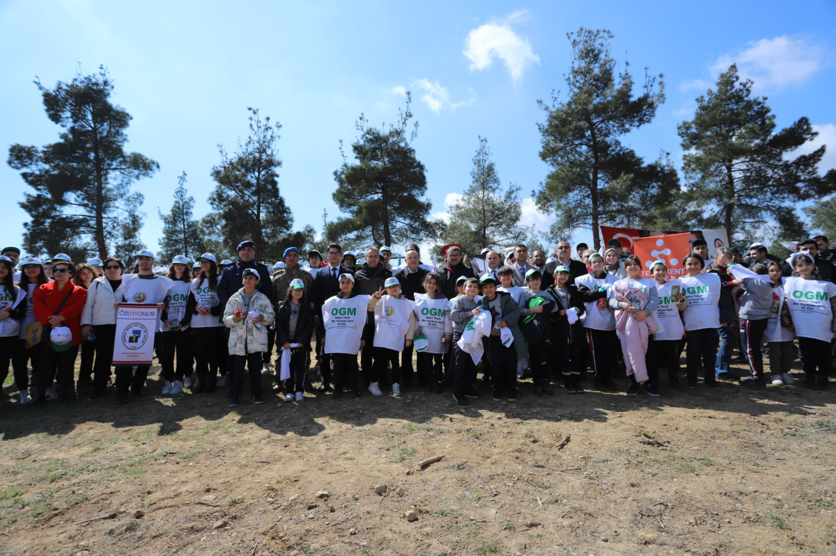 Denizli’de 14 lokasyonda 6 bin 100 adet fidan toprakla buluştu