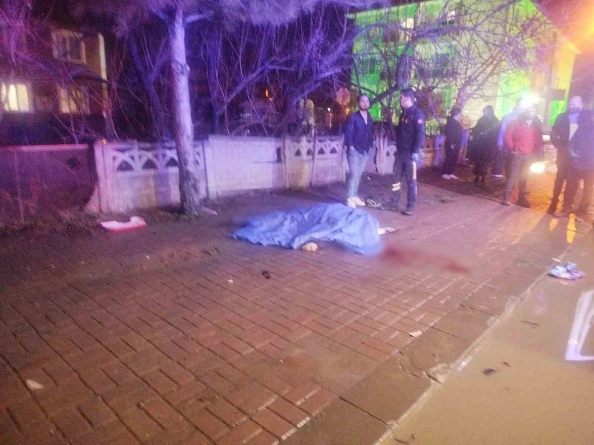 Denizli&rsquo;de Feci Kaza: S&uuml;ratli Otomobilin &Ccedil;arptığı Elektrikli Bisiklet S&uuml;r&uuml;c&uuml;s&uuml; Kadın Hayatını Kaybetti