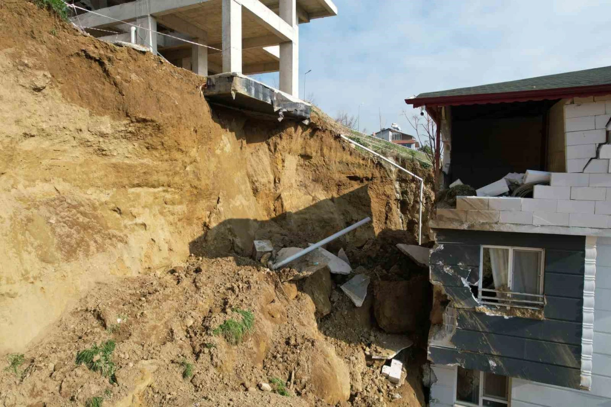 Denizli&rsquo;de Komşu Binaları &Ccedil;&ouml;kme Noktasına Getiren Kazı Ka&ccedil;ak &Ccedil;ıktı!