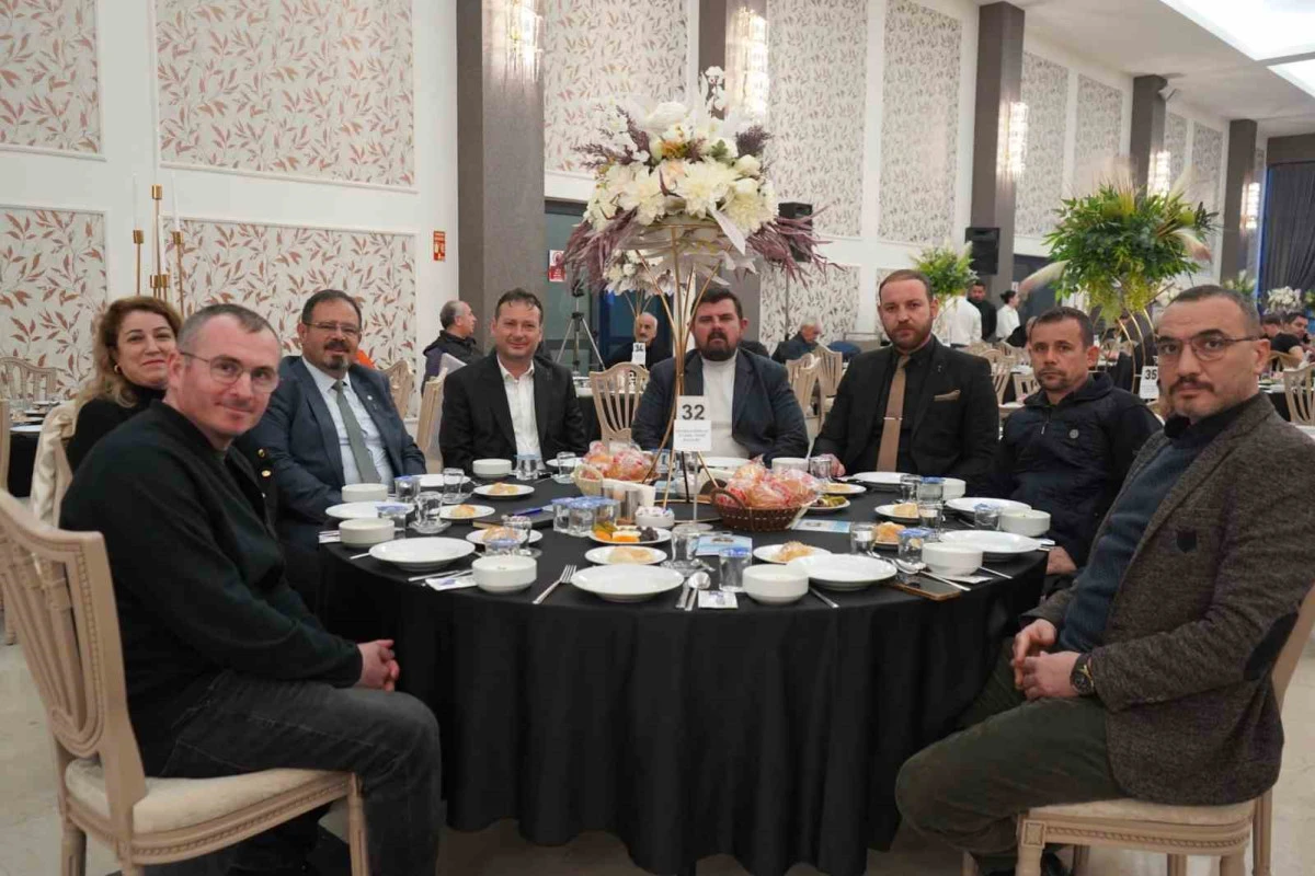 Denizli&rsquo;de Siyaset ve Spor Aynı Sofrada Buluştu: Anahtar Parti&rsquo;den İdmanyurdu İftarına Katılım