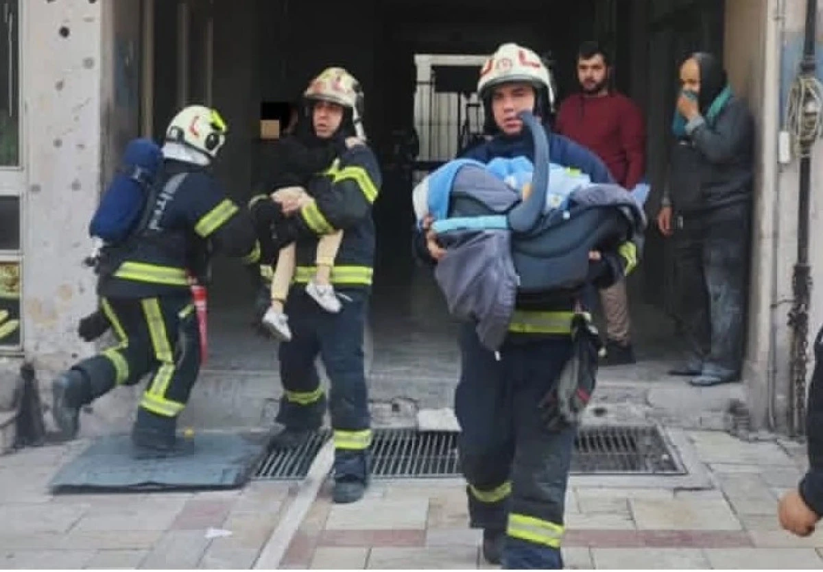 Ev Olarak Kullanılan İş Hanında Yangın: 17’si Çocuk 21 Kişi Kurtarıldı