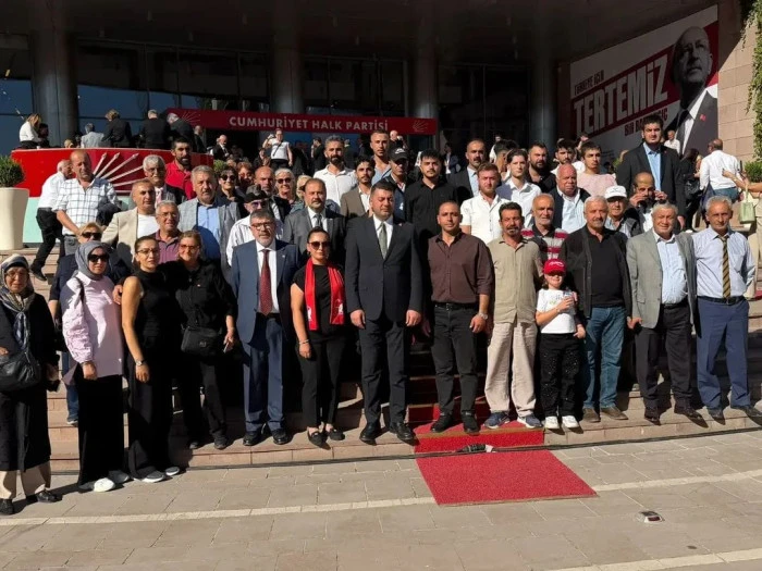 Gamze &Ouml;zden: &ldquo;20 Yıllık Evliliğimizi ve CHP&rsquo;nin Kuruluş Yıl D&ouml;n&uuml;m&uuml;n&uuml; Aynı Gururla Kutluyorum&rdquo;