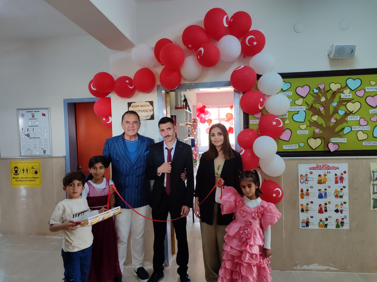 Gazeteci İsa Demiroğlu Deprem Acısını Kütüphaneyle Anlamlı Hale Getirdi