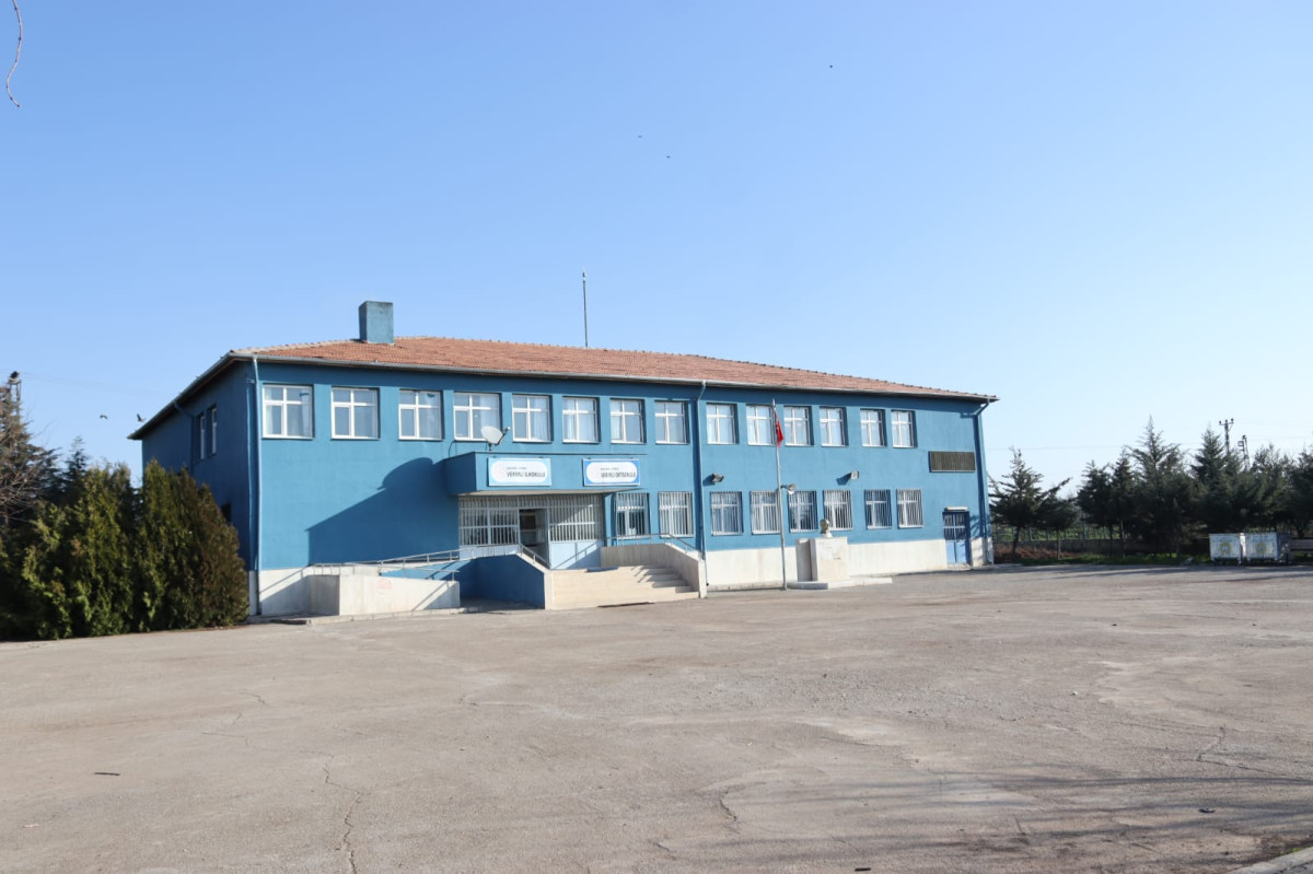 Gazeteci İsa Demiroğlu'ndan Eğitime Destek