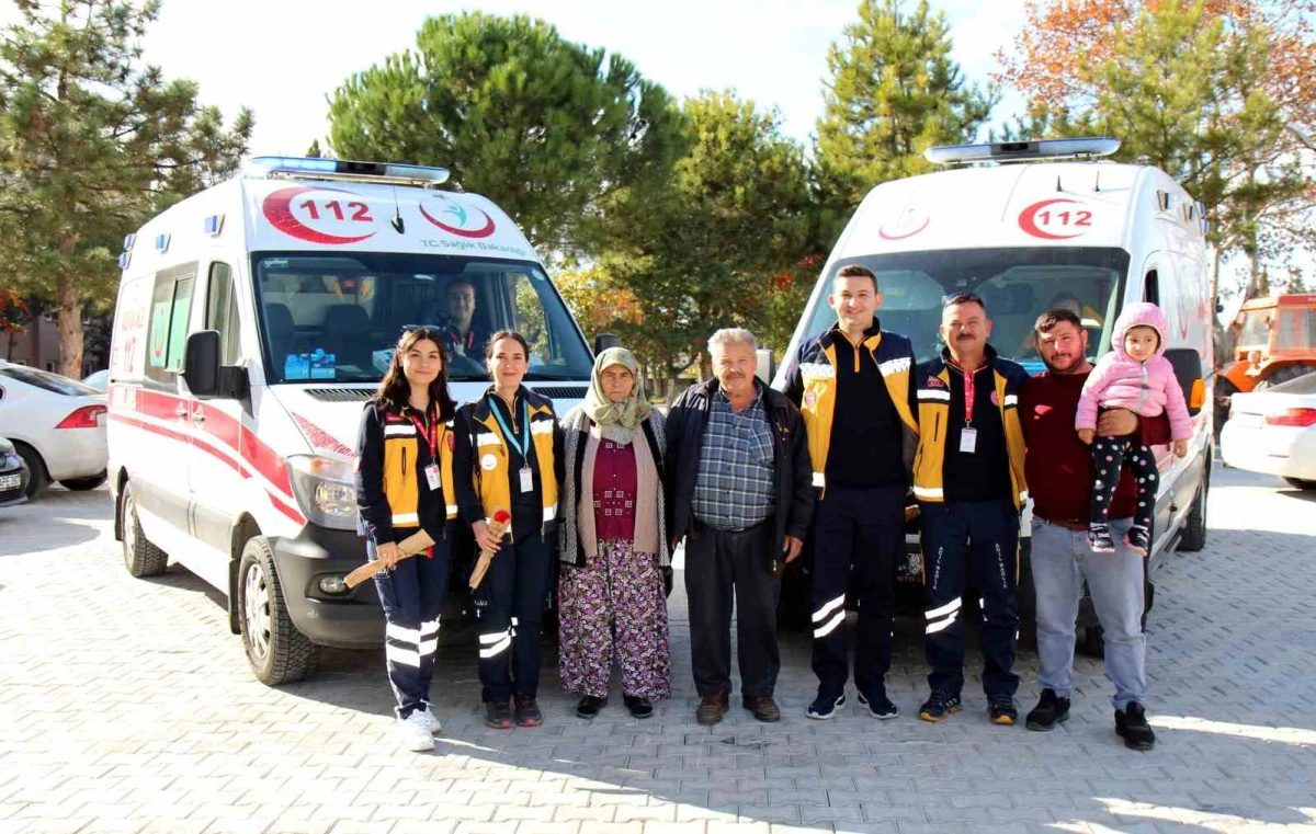 İki kez hayatını kurtaran sağlık çalışanlarını her fırsatta ziyaret ediyor