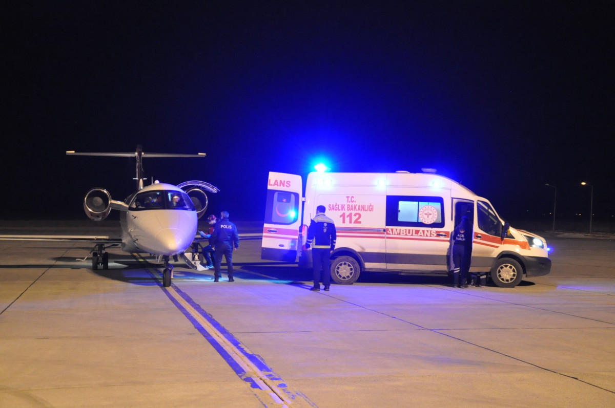 Kars’ta erken doğan bebek ambulans uçakla Van’a sevk edildi