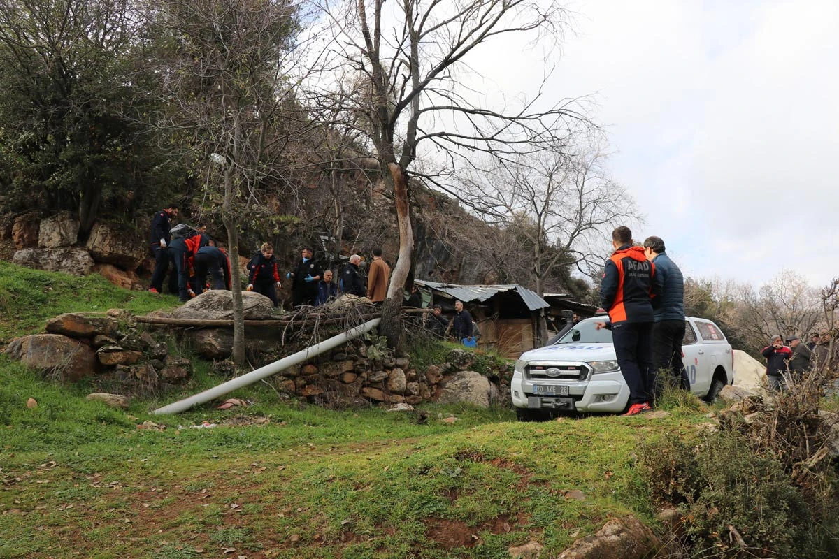Kayıp Olarak Aranan Alzheimer Hastası Yaşlı Adam Dere Kenarında &Ouml;l&uuml; Bulundu