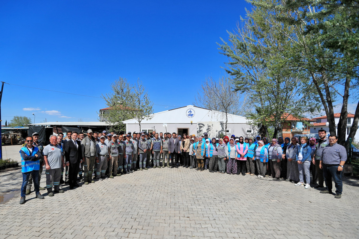 Pamukkale Belediye Başkanı Ali Rıza Ertemur personelle bayramlaştı