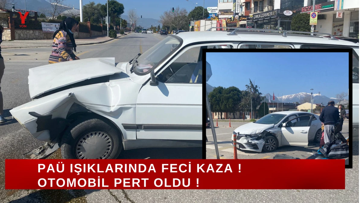 Pa&uuml; ışıklarında feci kaza ! Otomobil pert oldu !