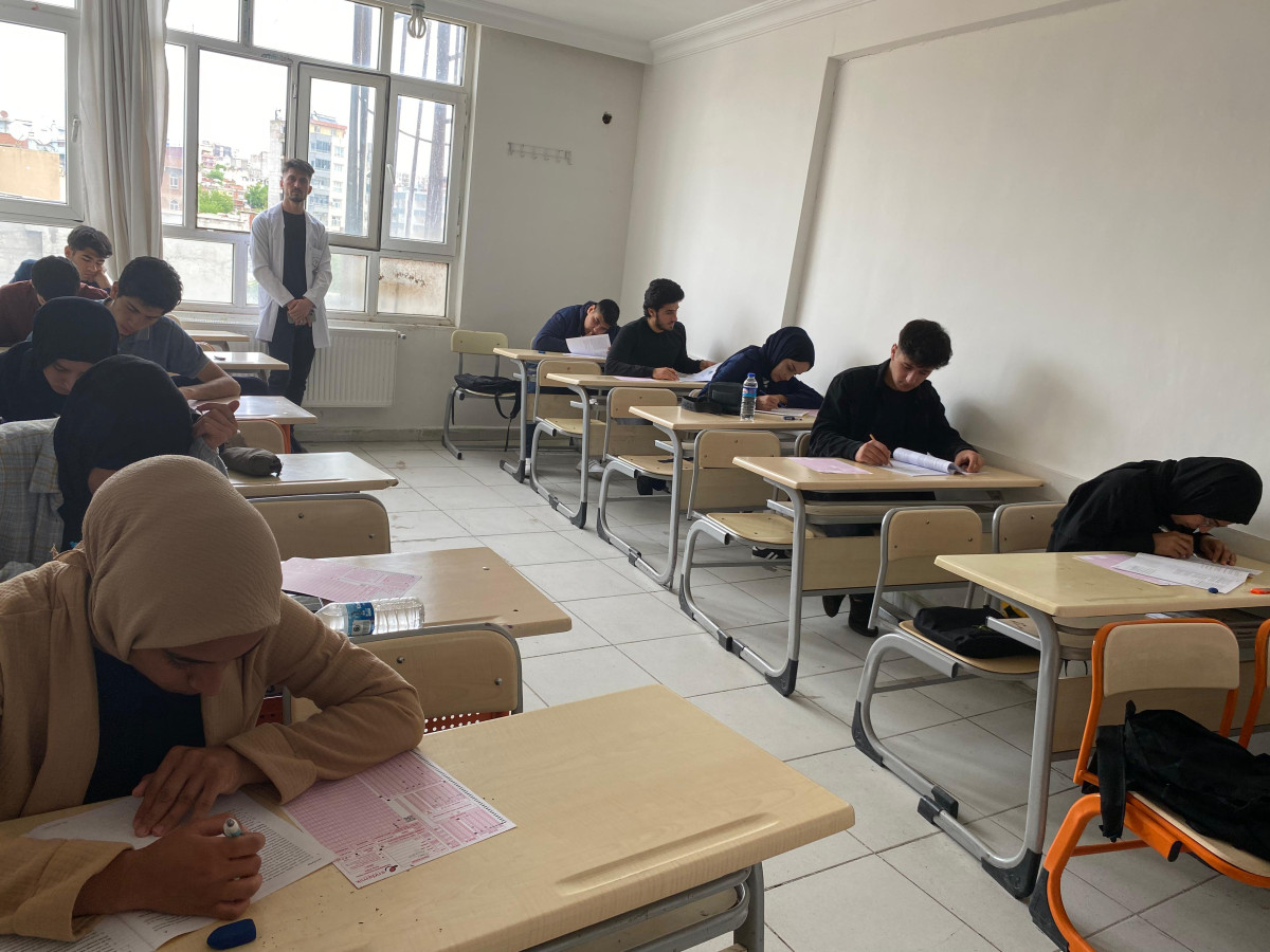 Ramazan Acarlar Gençlik Merkezinden Öğrencilere Destek