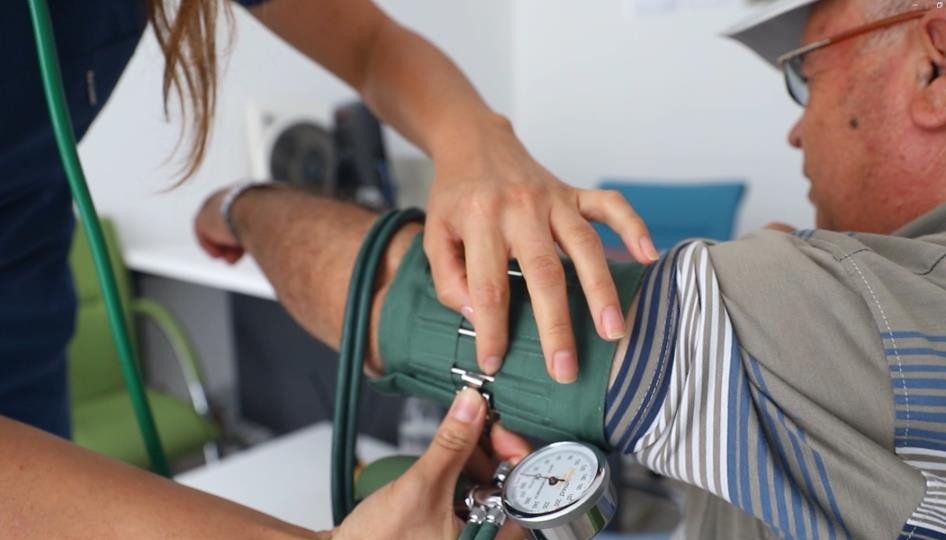 SAĞLIK KABİNİ MERKEZEFENDİLİLERE KOLAYLIK SAĞLIYOR