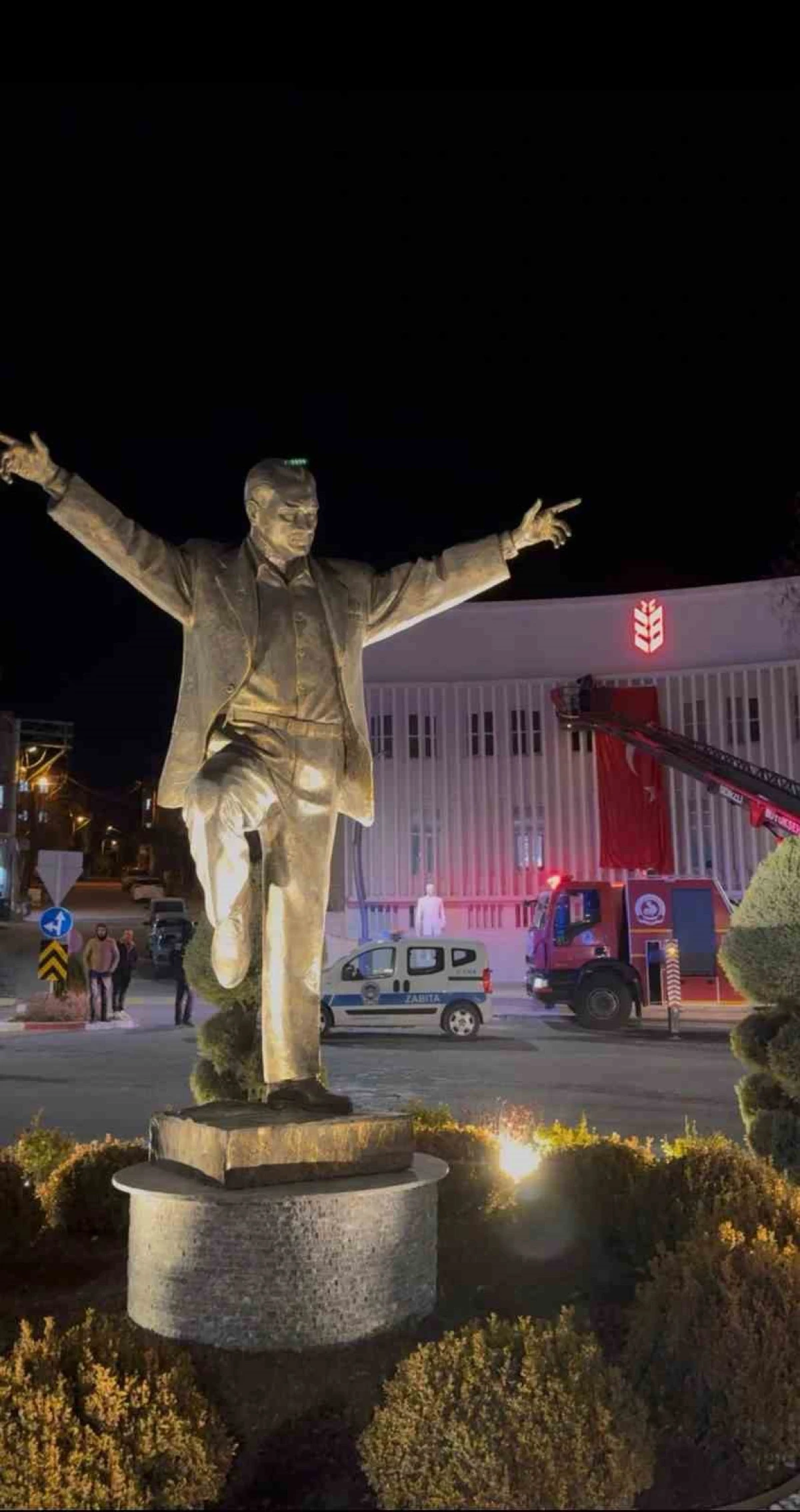 Tavas&rsquo;ın D&ouml;rt Bir Yanı T&uuml;rk Bayraklarıyla Donatıldı